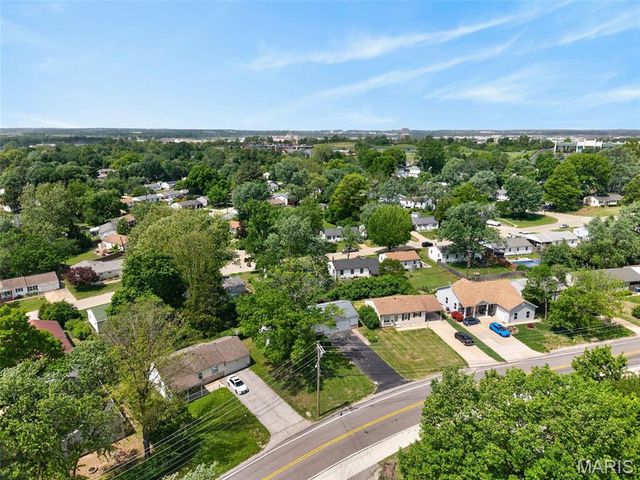 12131 McKelvey Road, Maryland Heights, MO 63043