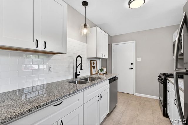12131 McKelvey Road, Maryland Heights, MO 63043
