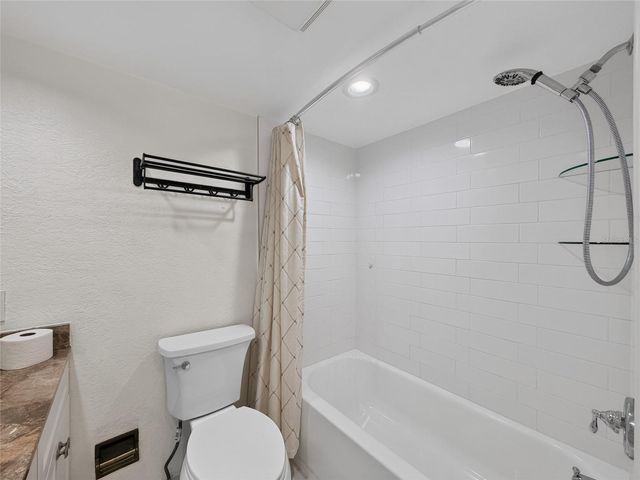2220 BAHIA VISTA STREET G4, Sarasota, FL 34239