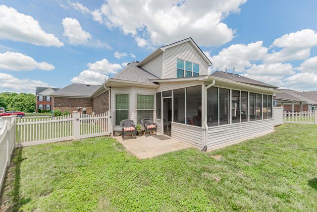 136 Inverness Drive, Georgetown, KY 40324