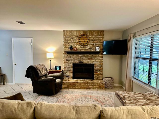 403 Shelly Drive, Whitehouse, TX 75791