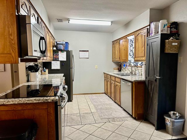 403 Shelly Drive, Whitehouse, TX 75791