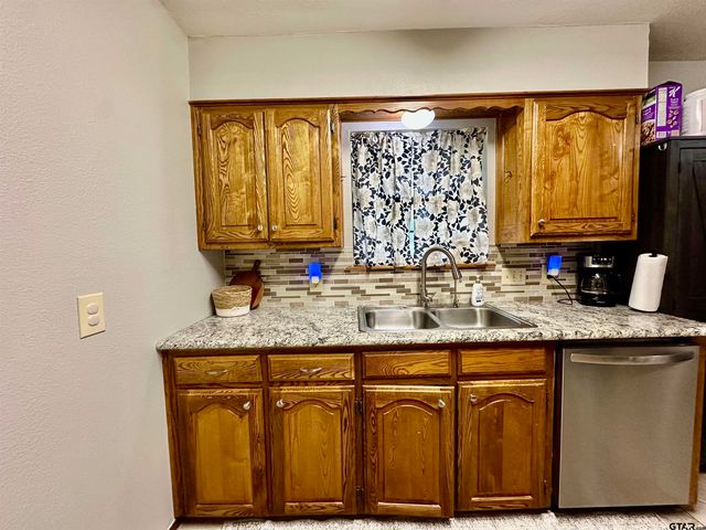403 Shelly Drive, Whitehouse, TX 75791