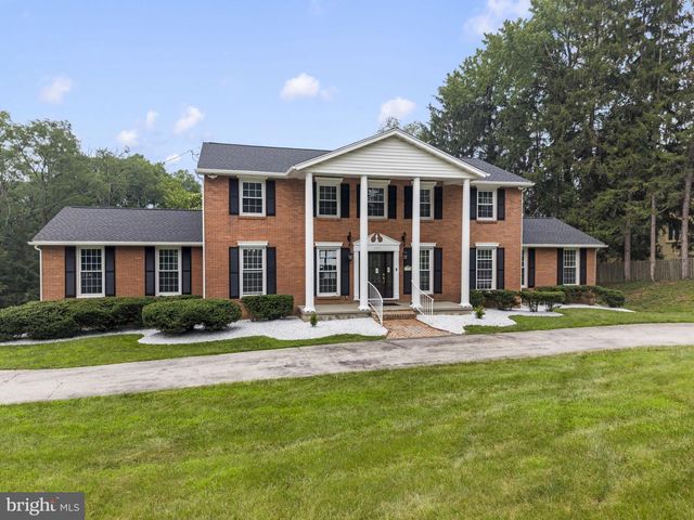 1215 CLUB HOUSE RD, Gladwyne, PA 19035