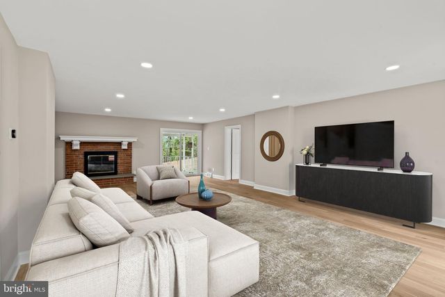 1215 CLUB HOUSE RD, Gladwyne, PA 19035