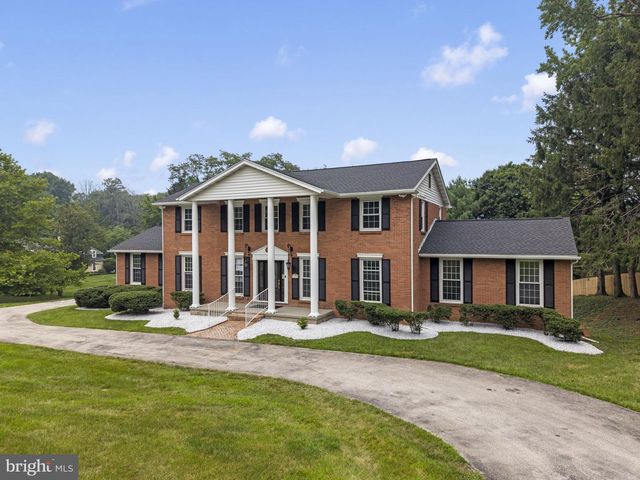 1215 CLUB HOUSE RD, Gladwyne, PA 19035
