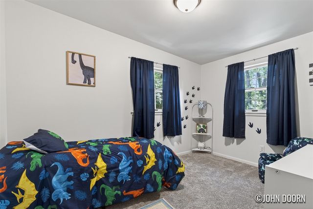2246 Holliday Drive, Wyoming, MI 49519