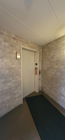 4530 W 93rd Street 2B, Oak Lawn, IL 60453