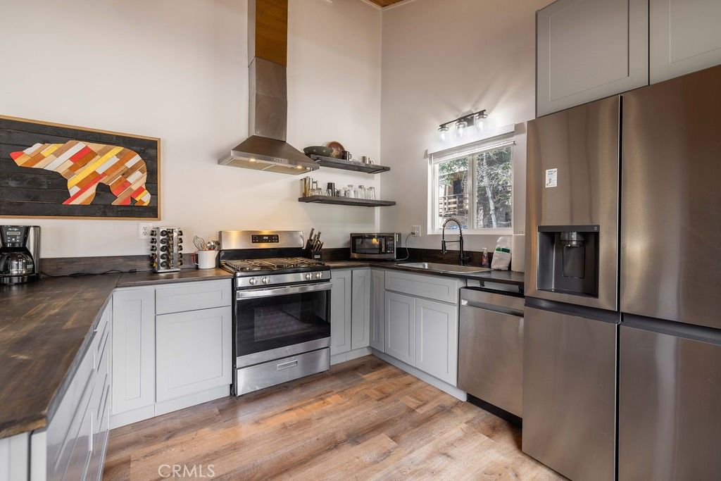 Image 7 of property listing at 43496 Colusa, Big Bear Lake, CA 92315