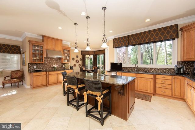 1747 COUNTRY CLUB DR, Cherry Hill, NJ 08003