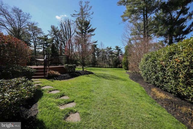 1747 COUNTRY CLUB DR, Cherry Hill, NJ 08003