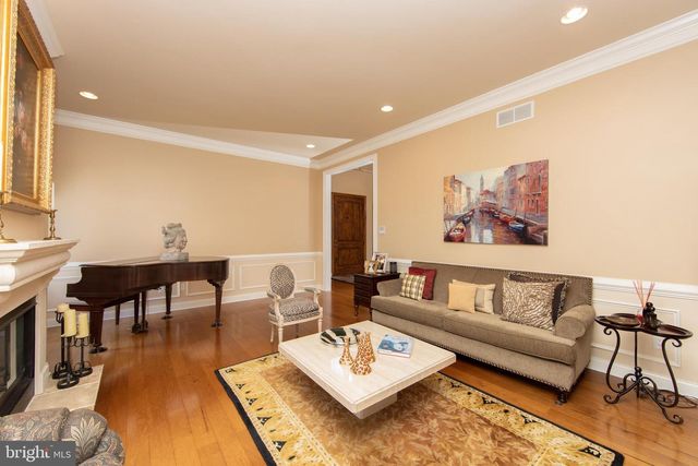 1747 COUNTRY CLUB DR, Cherry Hill, NJ 08003