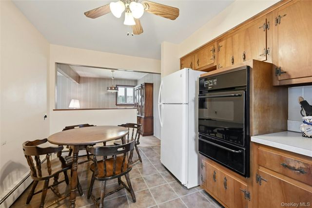 98 Evergreen Avenue, Bethpage, NY 11714