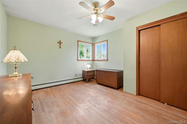 98 Evergreen Avenue, Bethpage, NY 11714