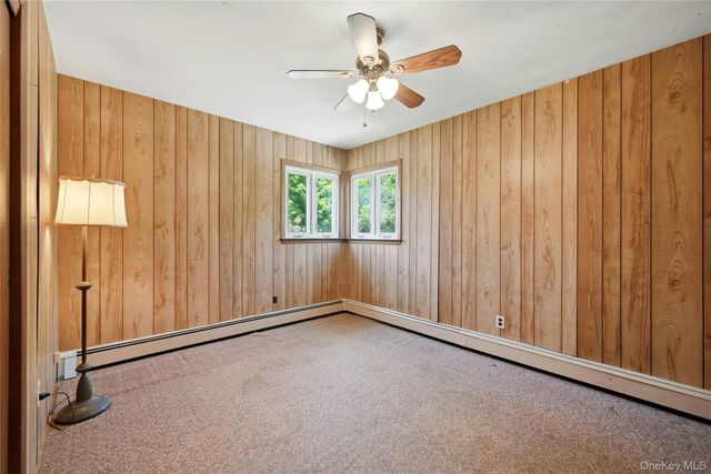 98 Evergreen Avenue, Bethpage, NY 11714