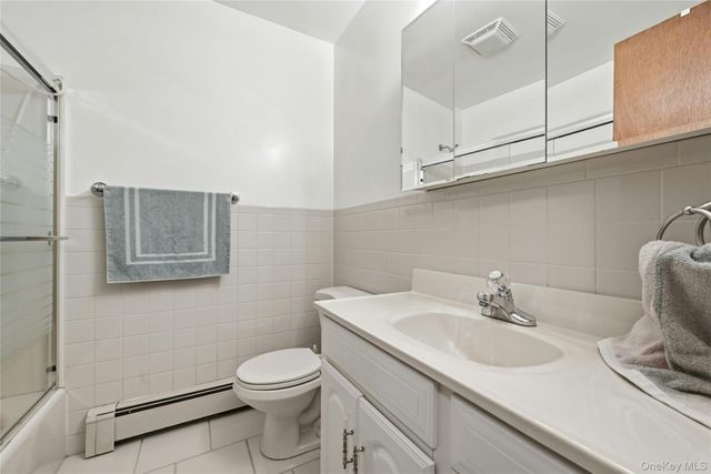 98 Evergreen Avenue, Bethpage, NY 11714