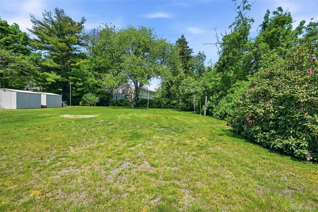 98 Evergreen Avenue, Bethpage, NY 11714