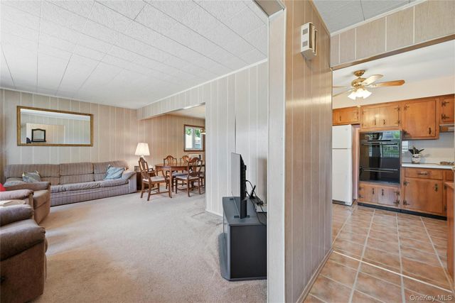 98 Evergreen Avenue, Bethpage, NY 11714