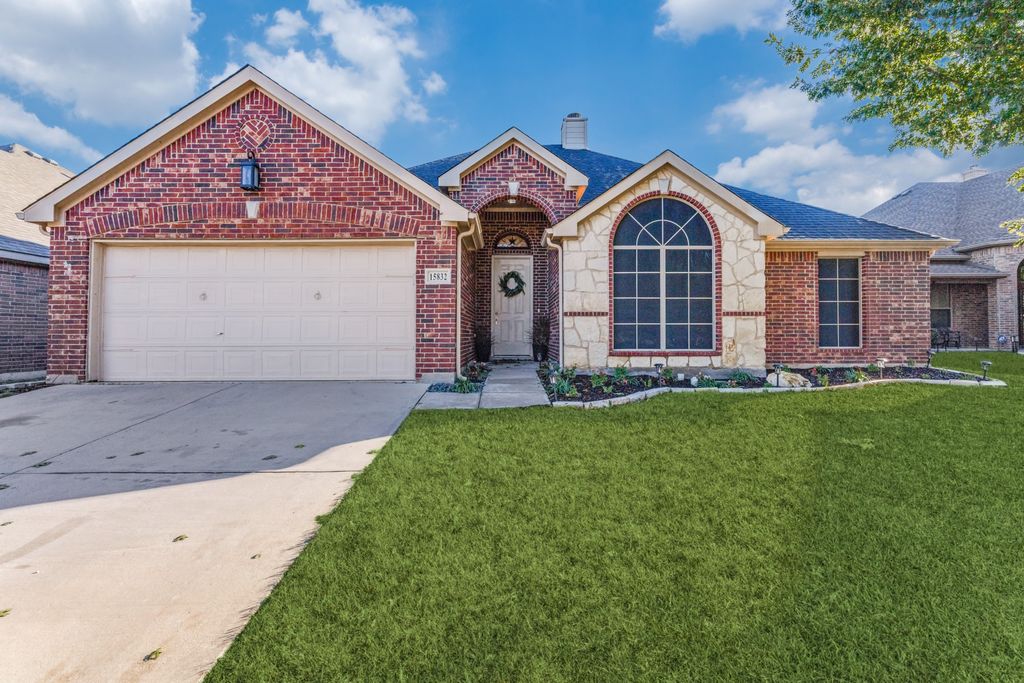 15832 Badger Creek Lane, Fort Worth, TX 76177