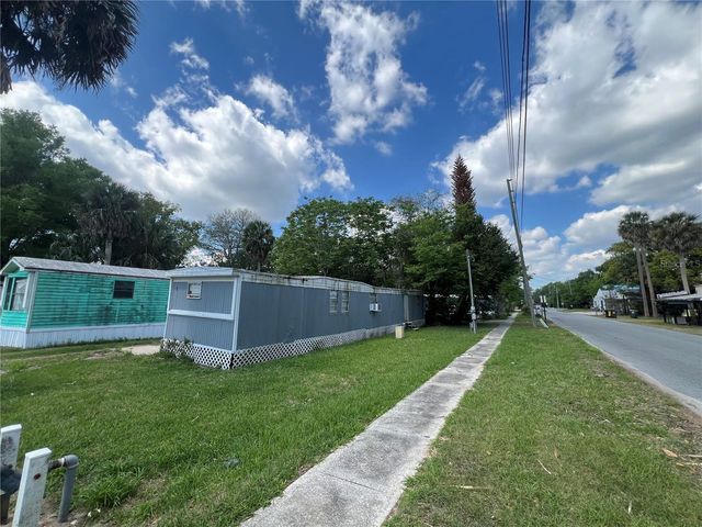 30 WAFFORD STREET, Umatilla, FL 32784