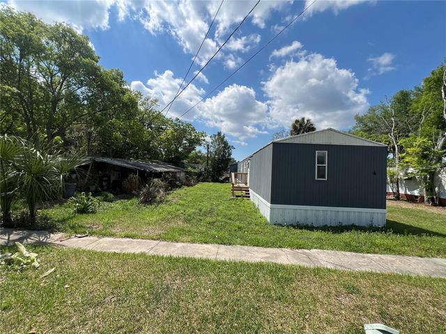 30 WAFFORD STREET, Umatilla, FL 32784