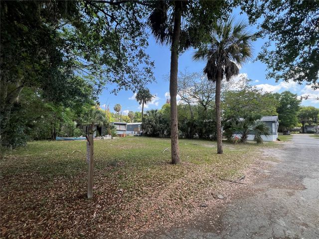 30 WAFFORD STREET, Umatilla, FL 32784