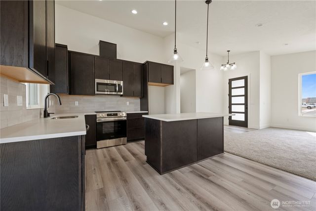 1124 E Mt Hood Street, Othello, WA 99344