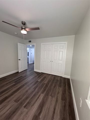 2553 Wicker Avenue, Farmers Branch, TX 75234