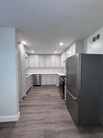 2553 Wicker Avenue, Farmers Branch, TX 75234