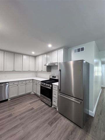 2553 Wicker Avenue, Farmers Branch, TX 75234