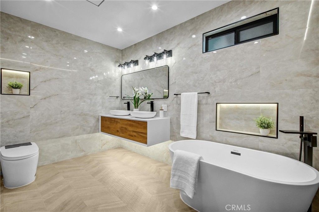 8346 Moorcroft Avenue, West Hills, CA 91304 — photo 4