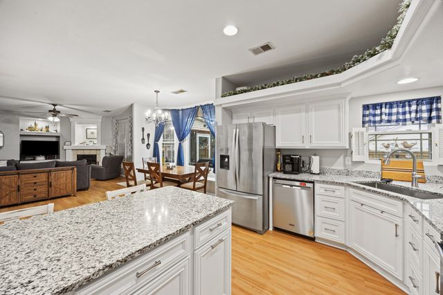 2704 Timber Oaks, Lexington, KY 40511