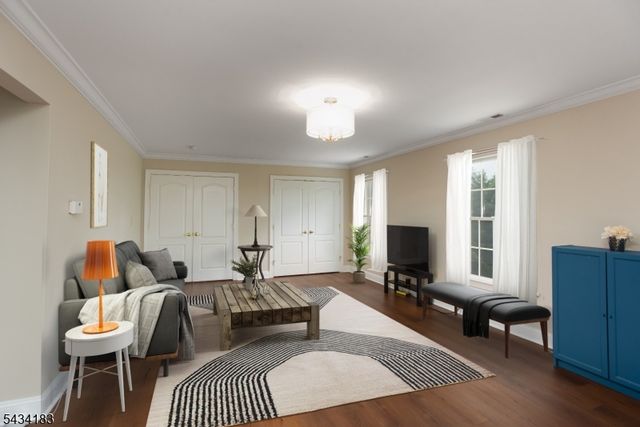 4 Windy Hill Rd, Green Brook Twp., NJ 08812