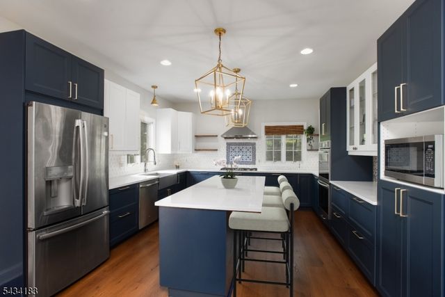 4 Windy Hill Rd, Green Brook Twp., NJ 08812