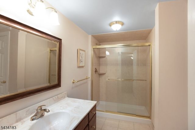 4 Windy Hill Rd, Green Brook Twp., NJ 08812