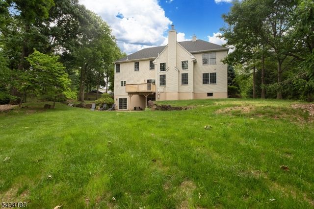 4 Windy Hill Rd, Green Brook Twp., NJ 08812