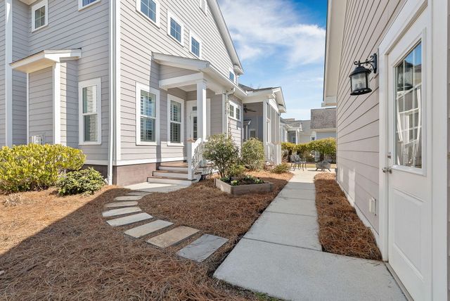 3998 Capensis Lane, Ravenel, SC 29470