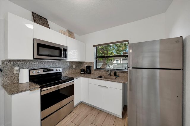 3181 NW 5th Ave, Miami, FL 33127