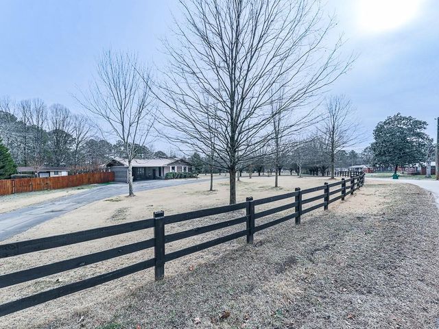 257 Iracille Lane NE, Calhoun, GA 30701