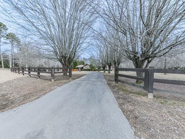 257 Iracille Lane NE, Calhoun, GA 30701