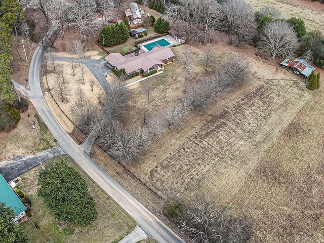 257 Iracille Lane NE, Calhoun, GA 30701