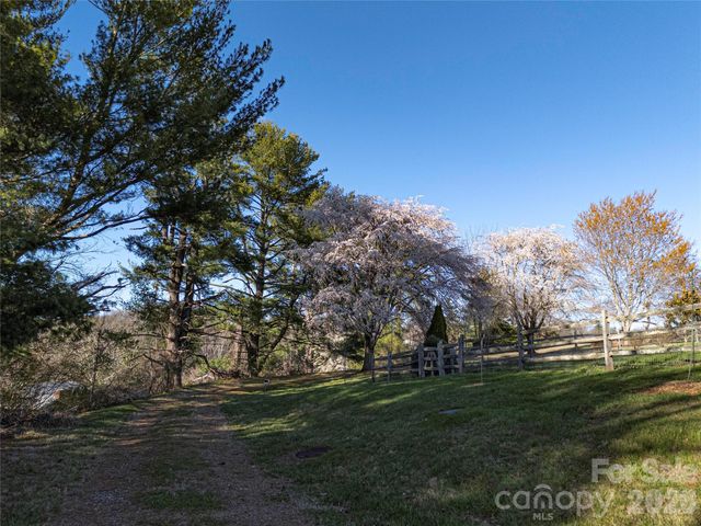 14 Mountain Terrace, Asheville, NC 28806