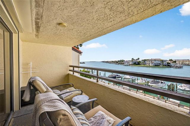 132 1ST STREET E 106, Tierra Verde, FL 33715