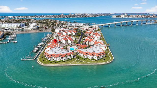 132 1ST STREET E 106, Tierra Verde, FL 33715