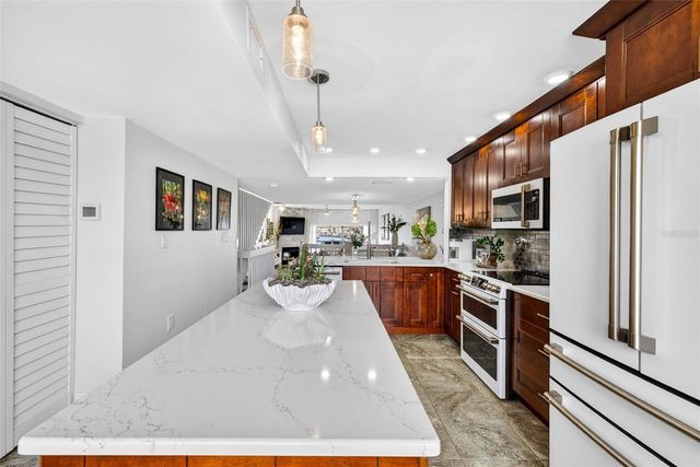 132 1ST STREET E 106, Tierra Verde, FL 33715