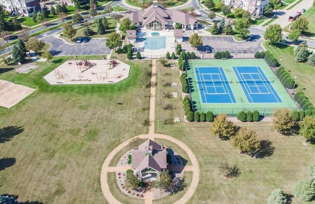 11304 Aberdeen Circle NE B, Blaine, MN 55449