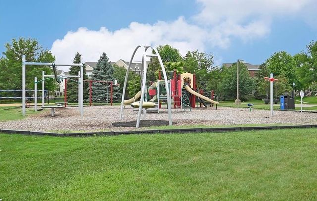 11304 Aberdeen Circle NE B, Blaine, MN 55449