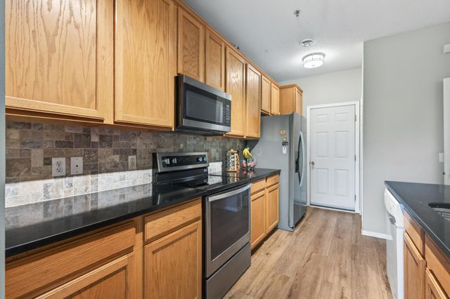11304 Aberdeen Circle NE B, Blaine, MN 55449