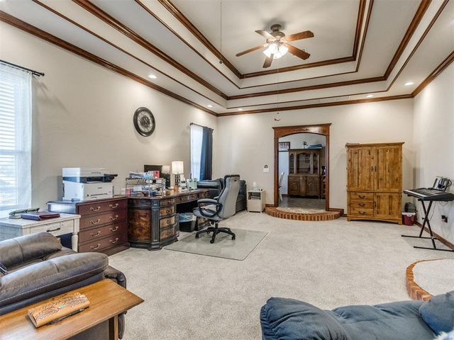 10121 Cottonwood Drive, Newalla, OK 74857