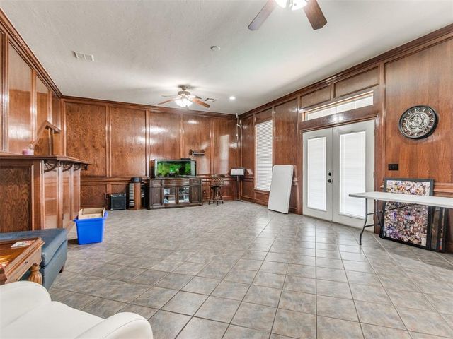 10121 Cottonwood Drive, Newalla, OK 74857